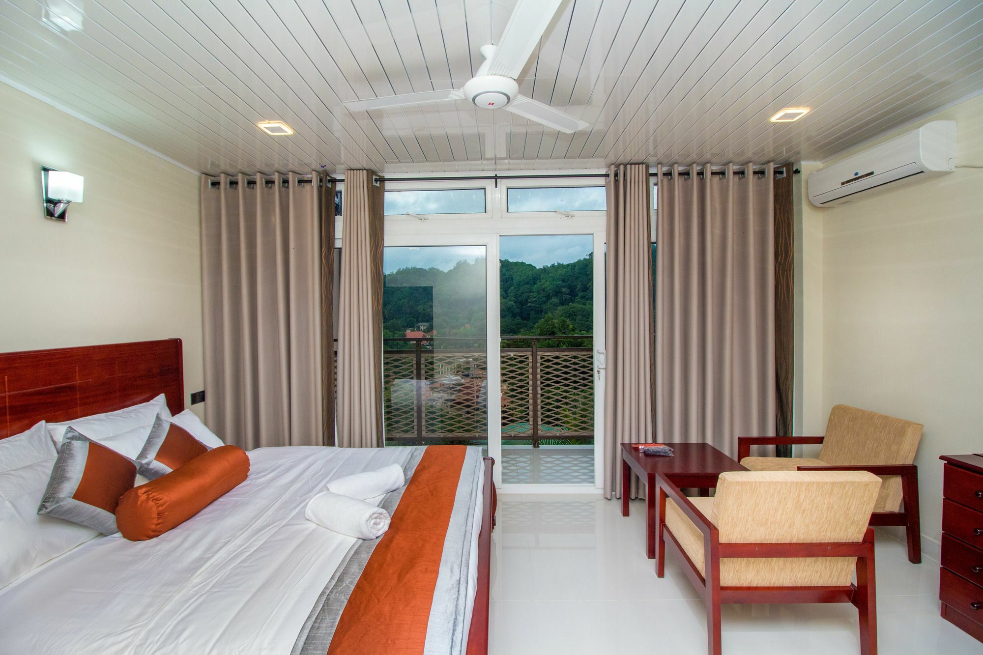 Hotel Janora Hills à Kandy Extérieur photo