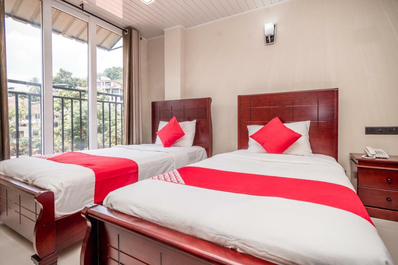 Hotel Janora Hills à Kandy Extérieur photo